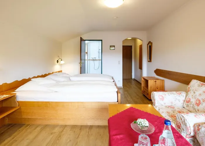 Gaestehaus Maier Zum Bitscher בית הארחה 3*